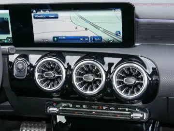 MERCEDES-BENZ CLA 250 e Coupé AMG DISTR PANO KEYL MEMORY KAM