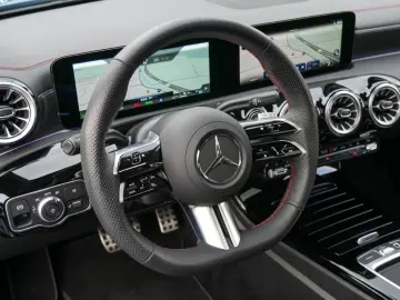 MERCEDES-BENZ CLA 250 e Coupé AMG DISTR PANO KEYL MEMORY KAM