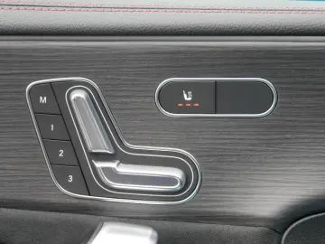 MERCEDES-BENZ CLA 250 e Coupé AMG DISTR PANO KEYL MEMORY KAM