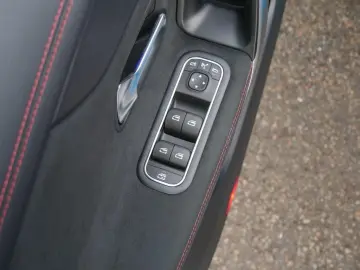 MERCEDES-BENZ CLA 250 e Coupé AMG DISTR PANO KEYL MEMORY KAM