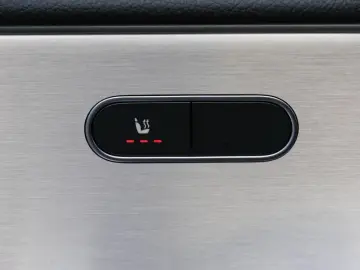 MERCEDES-BENZ CLA 250 e Coupé AMG NIGHT DISTR KAM LE&hellip;