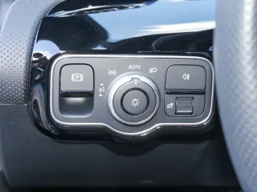 MERCEDES-BENZ CLA 250 e Coupé AMG NIGHT DISTR KAM LE&hellip;