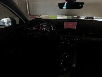 Audi A4 Quattro 2.0 TDI 190 CP - LED - Carplay - Incalzire