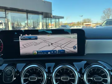 MERCEDES-BENZ A 220 4MATIC Limousine AMG Line Navi P…