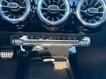 MERCEDES-BENZ A 220 4MATIC Limousine AMG Line Navi P…