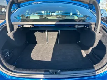 MERCEDES-BENZ A 220 4MATIC Limousine AMG Line Navi P…