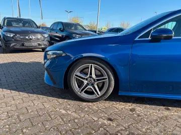 MERCEDES-BENZ A 220 4MATIC Limousine AMG Line Navi P…