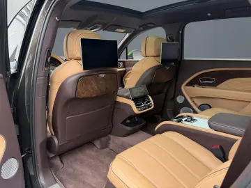 BENTLEY Bentayga V8 EWB Azure FIRST EDITION
