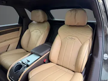 BENTLEY Bentayga V8 EWB Azure FIRST EDITION