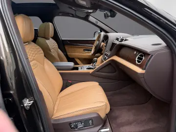 BENTLEY Bentayga V8 EWB Azure FIRST EDITION