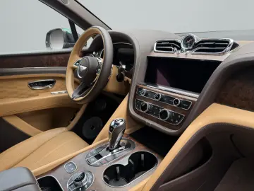 BENTLEY Bentayga V8 EWB Azure FIRST EDITION