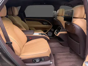 BENTLEY Bentayga V8 EWB Azure FIRST EDITION