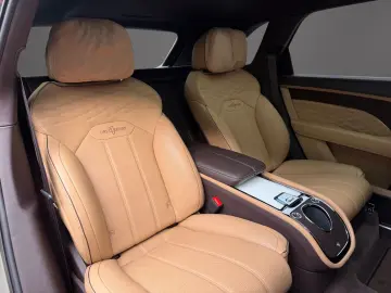 BENTLEY Bentayga V8 EWB Azure FIRST EDITION