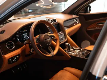 BENTLEY Bentayga 4.0 V8 Azure 2-Tone