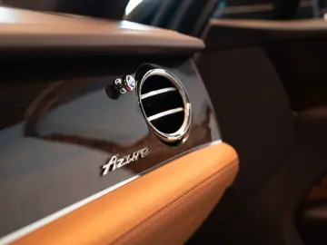 BENTLEY Bentayga 4.0 V8 Azure 2-Tone