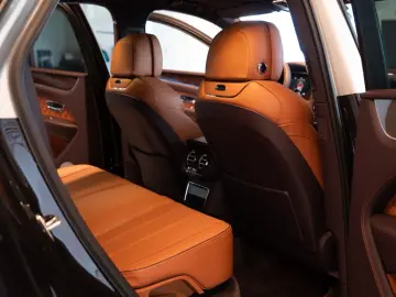 BENTLEY Bentayga 4.0 V8 Azure 2-Tone