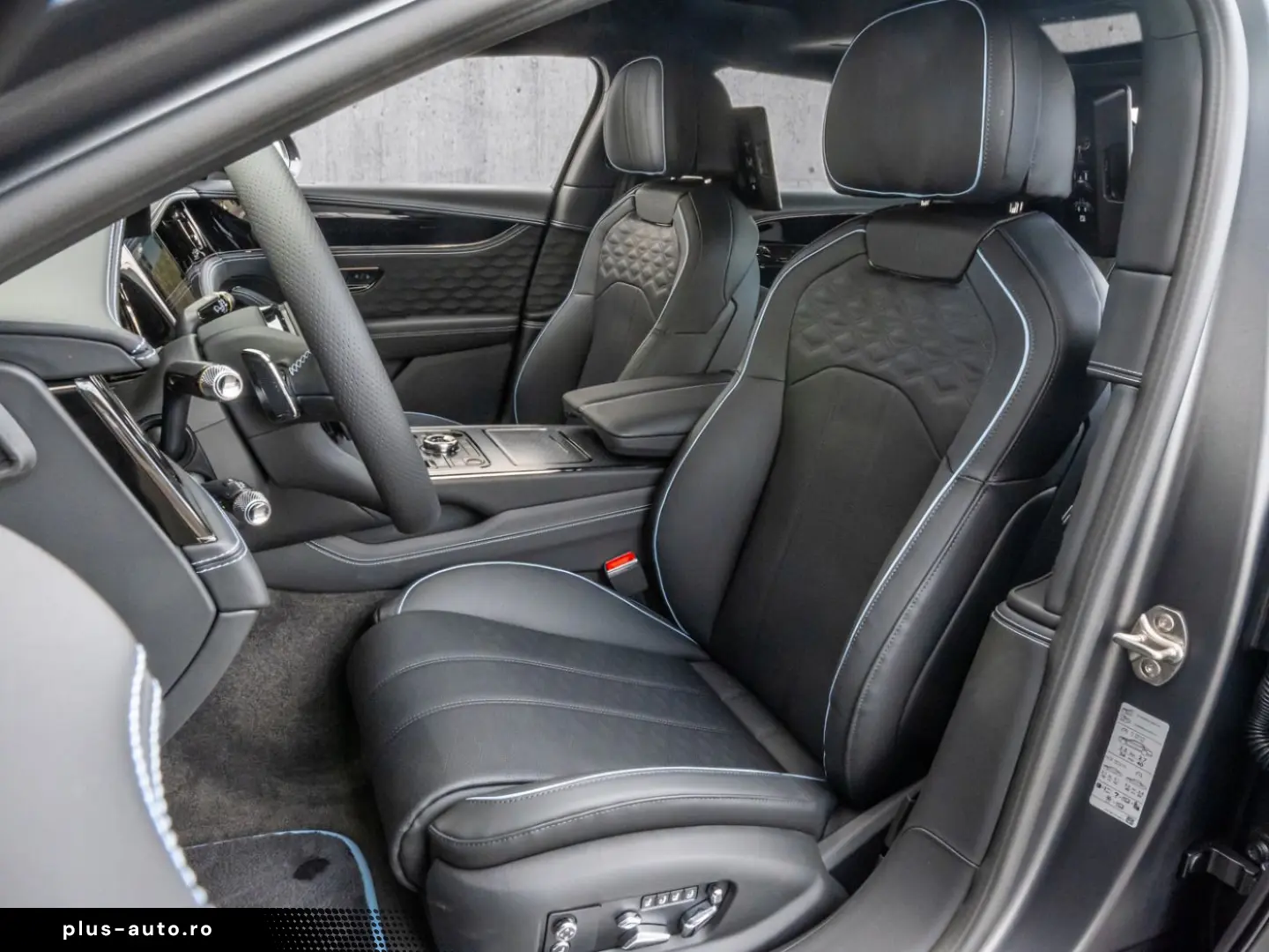 BENTLEY Flying Spur Speed Rear Entertainment  Dark Chrom