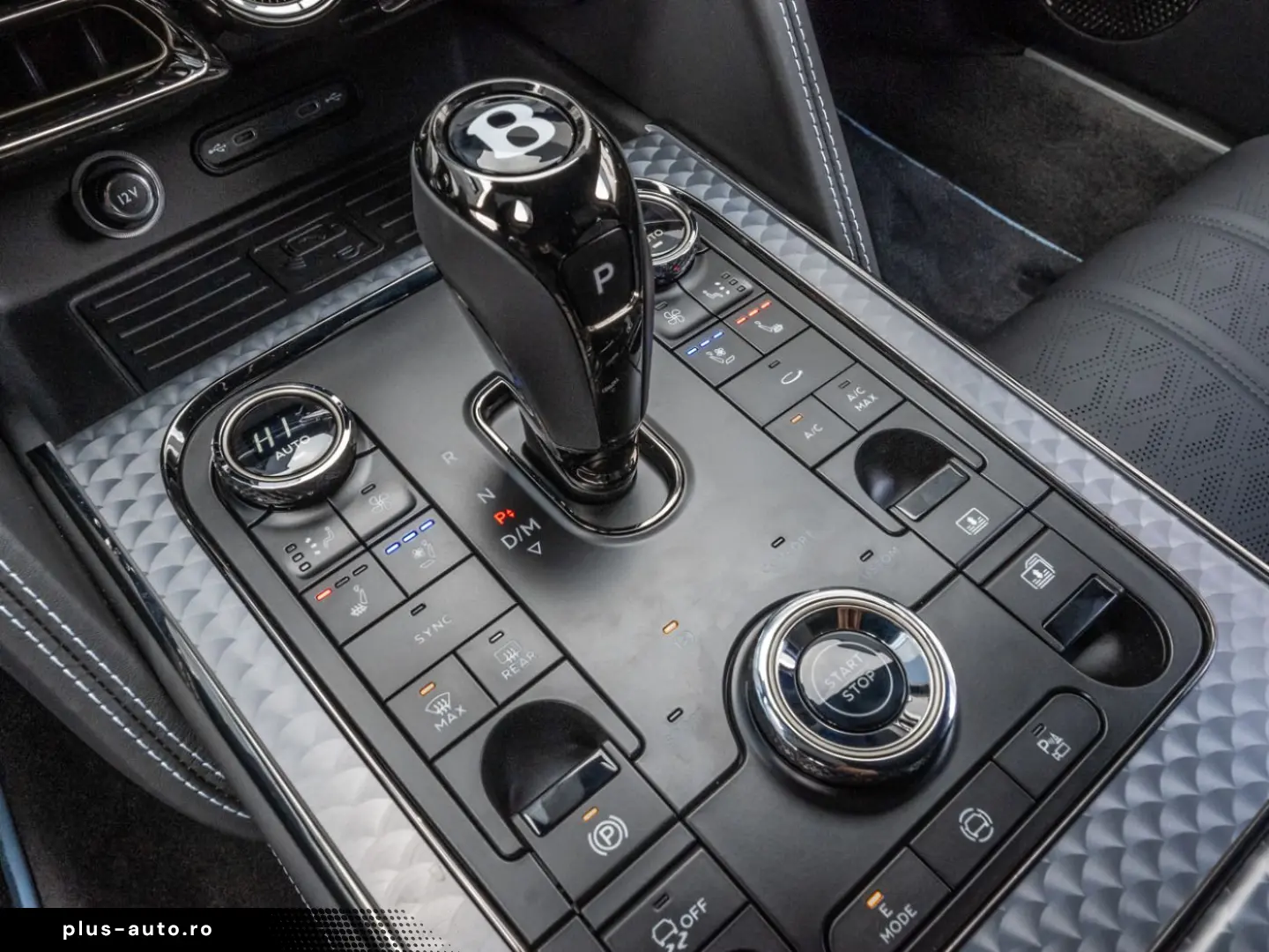 BENTLEY Flying Spur Speed Rear Entertainment  Dark Chrom