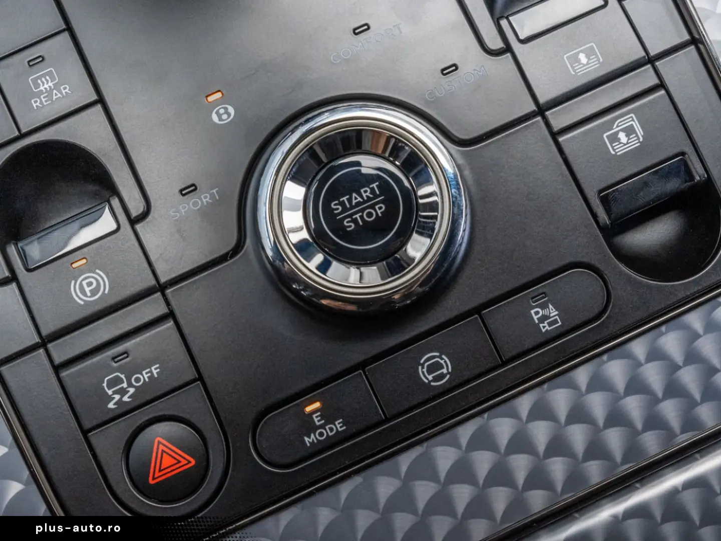 BENTLEY Flying Spur Speed Rear Entertainment  Dark Chrom