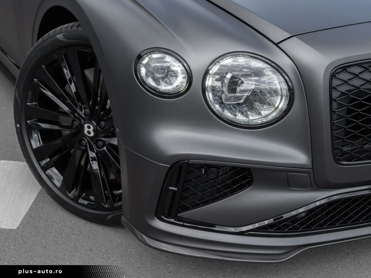 BENTLEY Flying Spur Speed Rear Entertainment  Dark Chrom