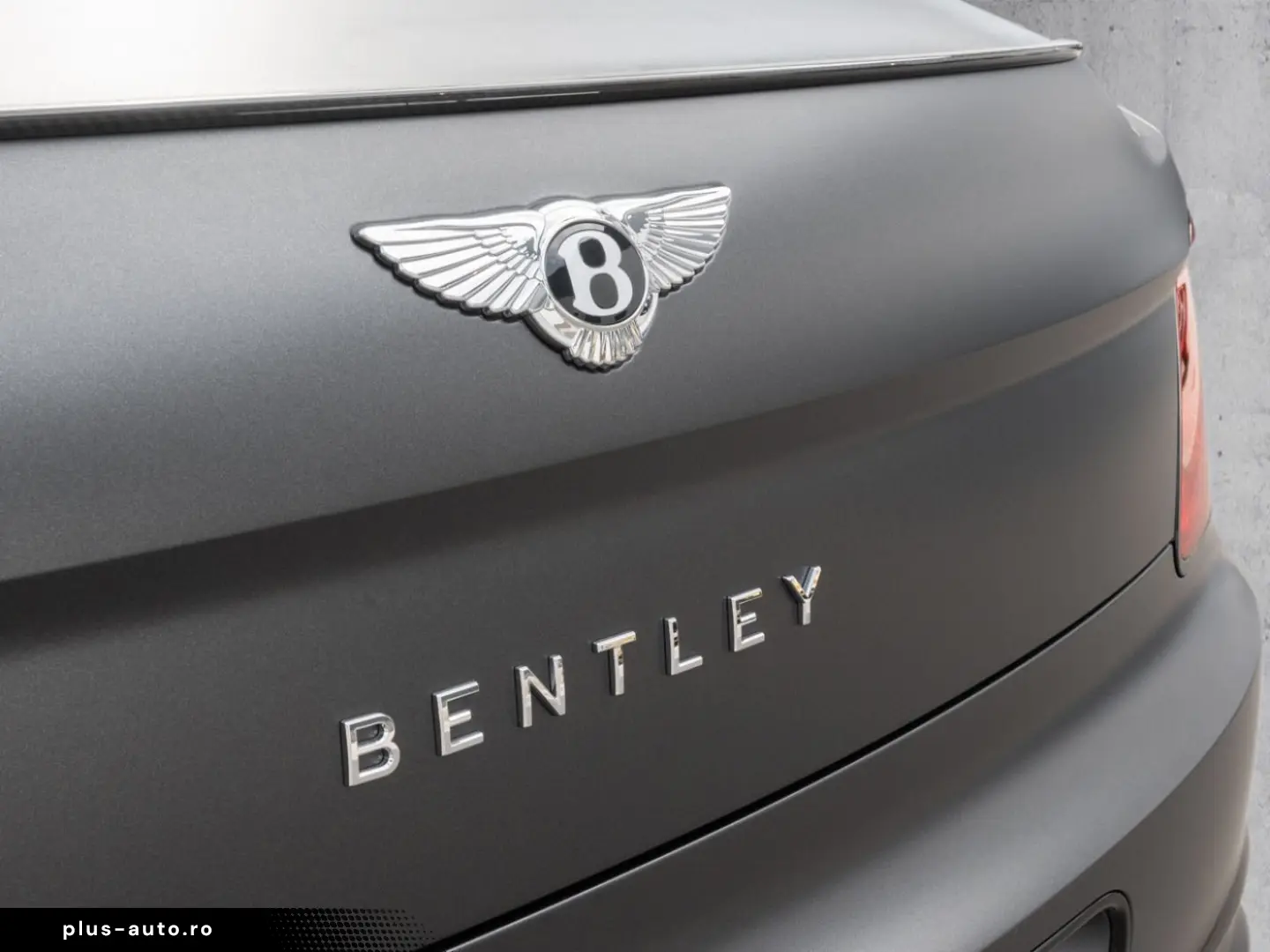 BENTLEY Flying Spur Speed Rear Entertainment  Dark Chrom