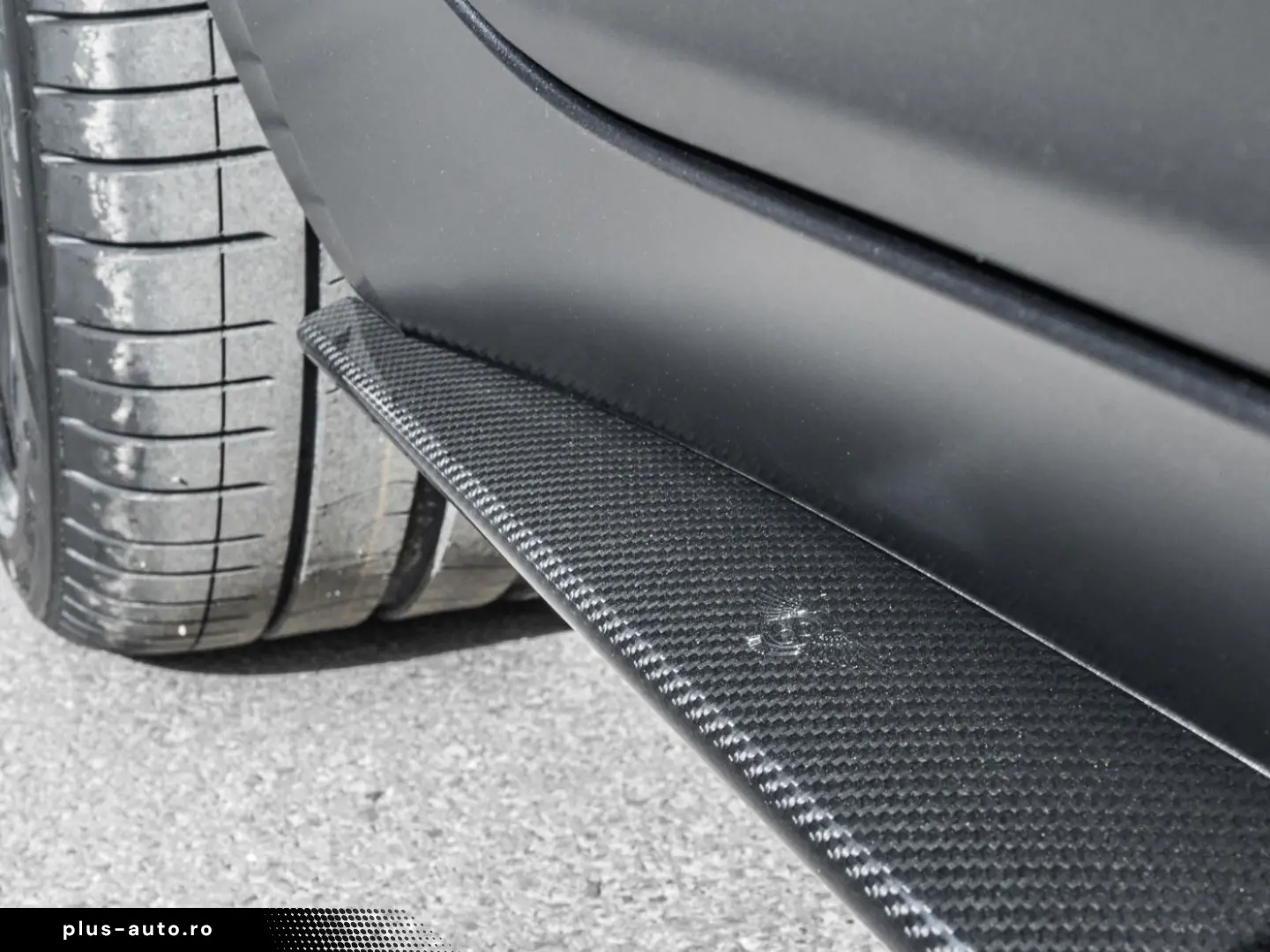 BENTLEY Flying Spur Speed Rear Entertainment  Dark Chrom