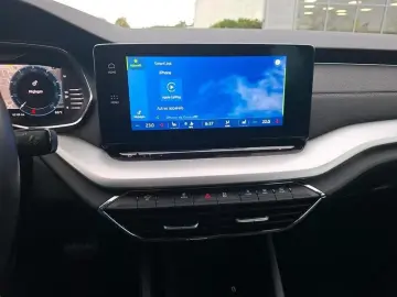 SKODA Octavia 2.0 TDI Style Lim. DSG Kamera LED ACC