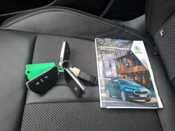 SKODA Octavia 2.0 TDI Style Lim. DSG Kamera LED ACC