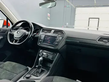 VOLKSWAGEN TIGUAN 2017 2.0D E6 4X4 Garantie 12 Luni Rate Ava