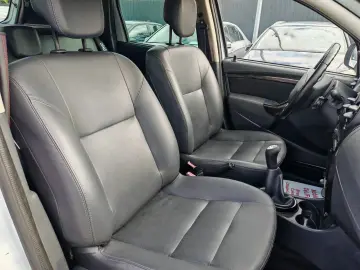 Dacia Duster 1.6i    Vindem in Rate Avans Zero cu Buletinul