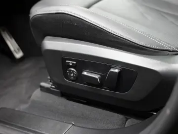 BMW X3 50i xDrive AHK STANDHZ PANO 360  LED NAVI M