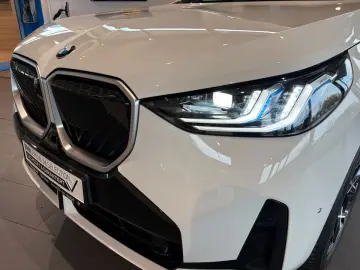 BMW X3 xDrive20 M-Sport Pano HUD AHK Harman e-Sitze