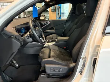 BMW X3 xDrive20 M-Sport Pano HUD AHK Harman e-Sitze