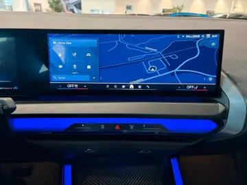 BMW X3 xDrive20 M-Sport Pano HUD AHK Harman e-Sitze