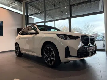 BMW X3 xDrive20 M-Sport Pano HUD AHK Harman e-Sitze