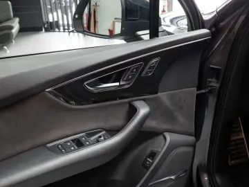 Audi Q7 50TDI Quattro  LED Matrix  7 Locuri  Hibrid