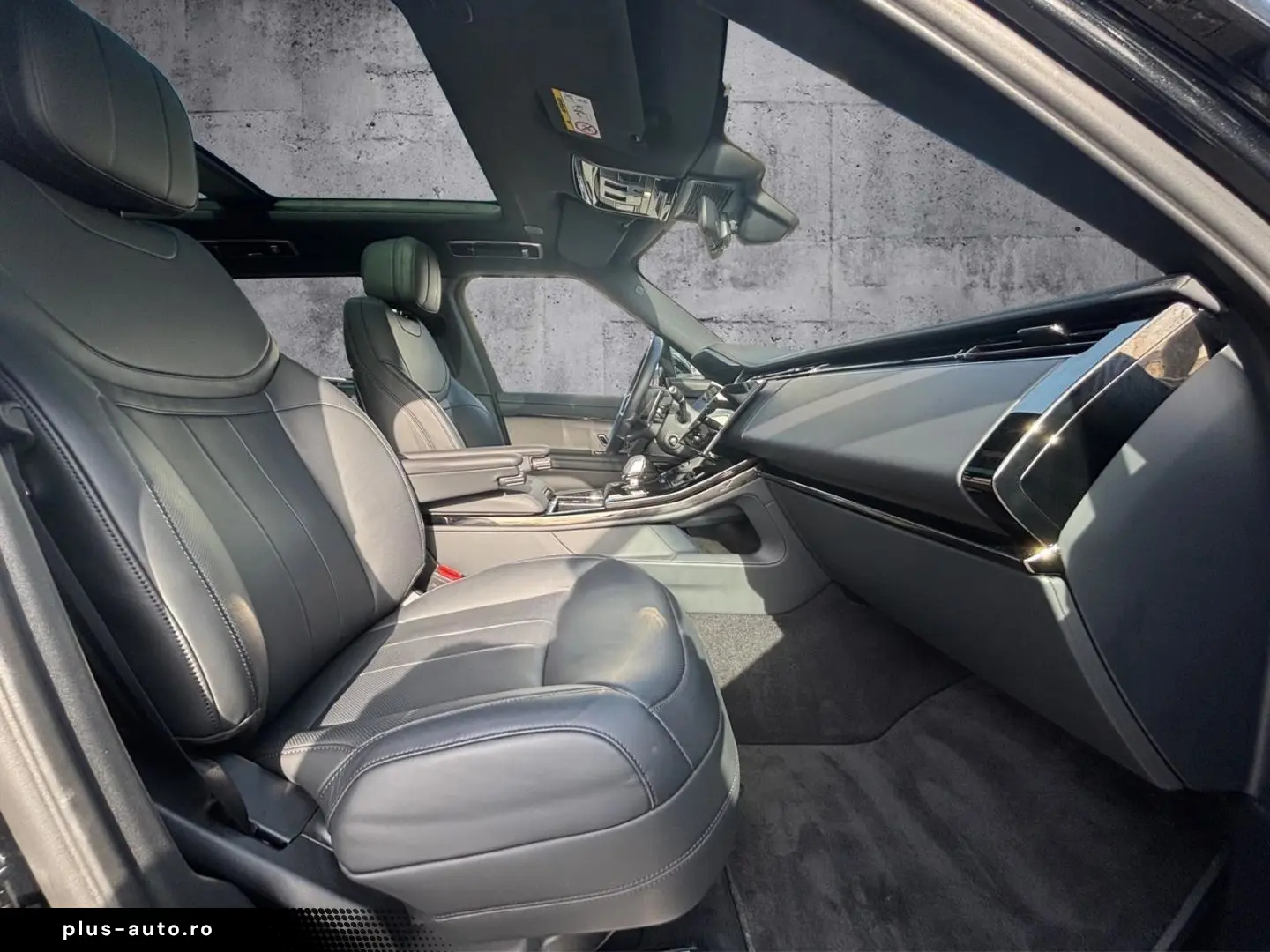 LAND ROVER Range Rover Sport D300 Dynamic HSE el. AHK Pano