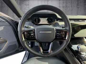 LAND ROVER Range Rover Sport D300 Dynamic HSE el. AHK Pano