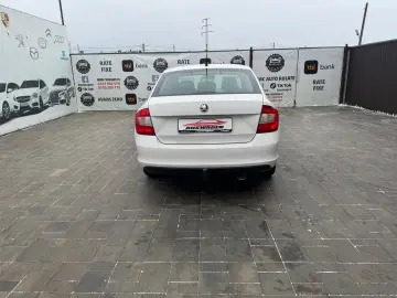 SKODA RAPID 2012 12 1.6