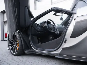 MCLAREN 570S Spider  Lift-el. Sitze-Kamera-B&W