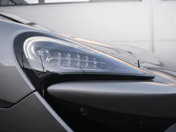 MCLAREN 570S Spider  Lift-el. Sitze-Kamera-B&W