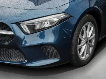 MERCEDES-BENZ A 200 PROGRESSIVE PANORAMA KAMERA BUSINESS