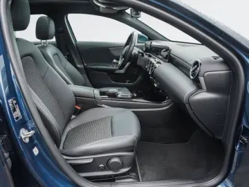 MERCEDES-BENZ A 200 PROGRESSIVE PANORAMA KAMERA BUSINESS