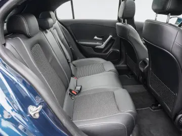 MERCEDES-BENZ A 200 PROGRESSIVE PANORAMA KAMERA BUSINESS