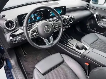 MERCEDES-BENZ A 200 PROGRESSIVE PANORAMA KAMERA BUSINESS