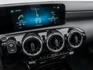 MERCEDES-BENZ A 200 PROGRESSIVE PANORAMA KAMERA BUSINESS