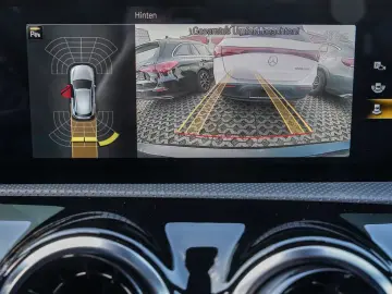 MERCEDES-BENZ A 180 PROGRESSIVE MBUX NIGHT KAMERA APPLE LED