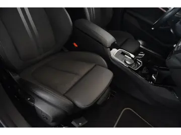 BMW 118 i Sport Line Panoramadach Klimaautomatik Sit