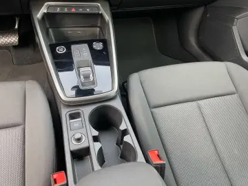 AUDI A3 Limousine advanced 30TFSI S-trc Virtual CAM L