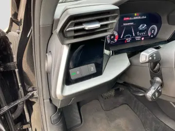 AUDI A3 Limousine advanced 30TFSI S-trc Virtual CAM L